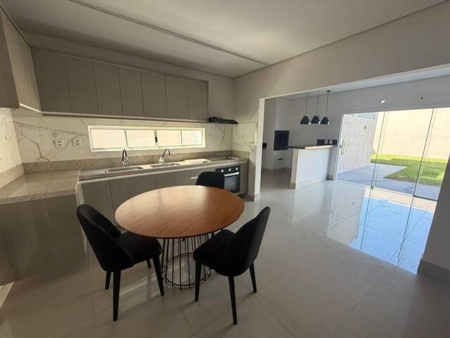 Casa para Locação em Cuiabá - 3